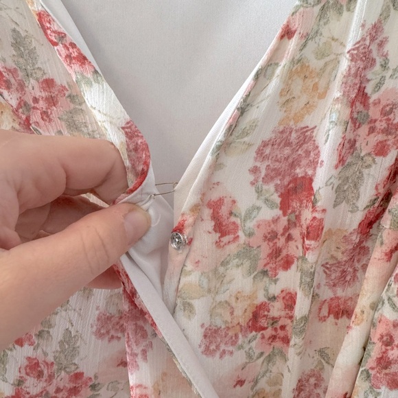 Lush Long Sleeve Spring Floral mini Wrap Dress in XS - Picture 12 of 12